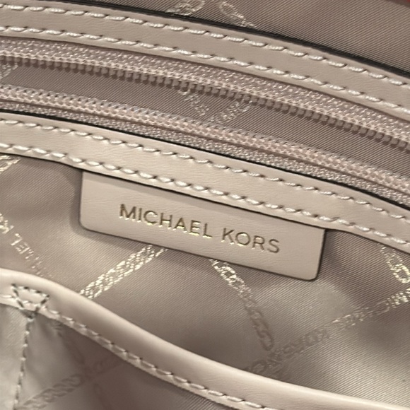 Michael Kors Bag Carter Rose Tote - Picture 15 of 17